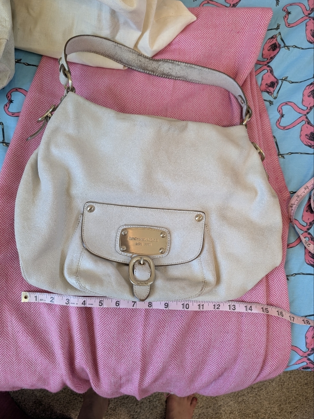 Michael Kors Cream Leather Shoulder Bag With Hardware